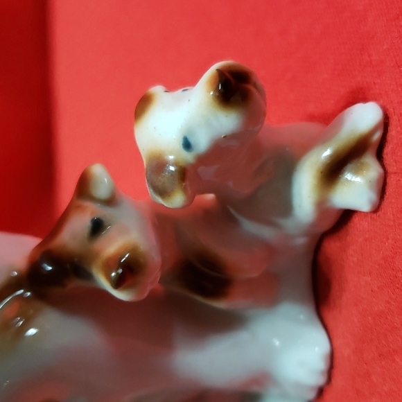 Vintage Ceramic Wire Fox Terrier and Pups Dog Figurine - Picture 9 of 16